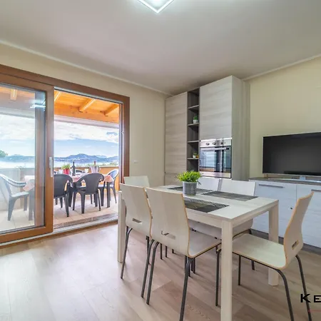 Apartman Smeralda Blue Sky *